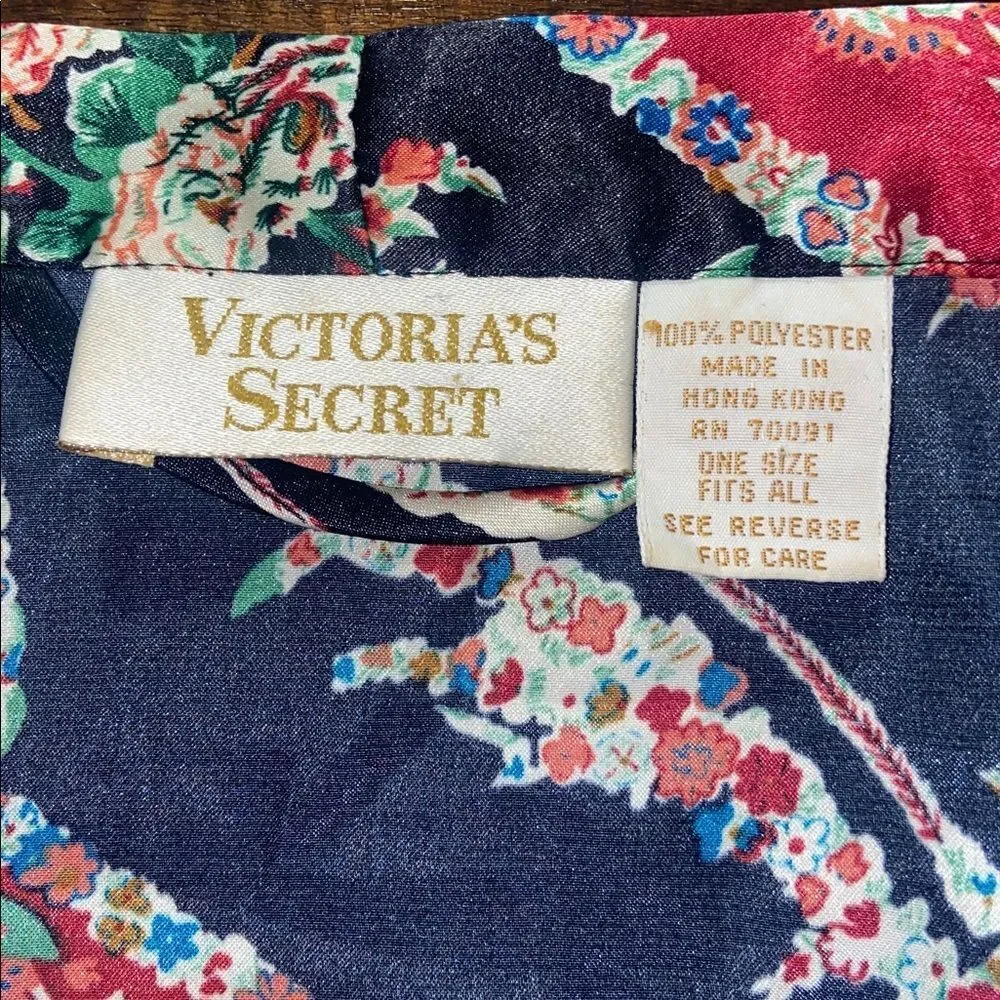 Vintage Victoria's Secret Floral Print kimono style Robe one size